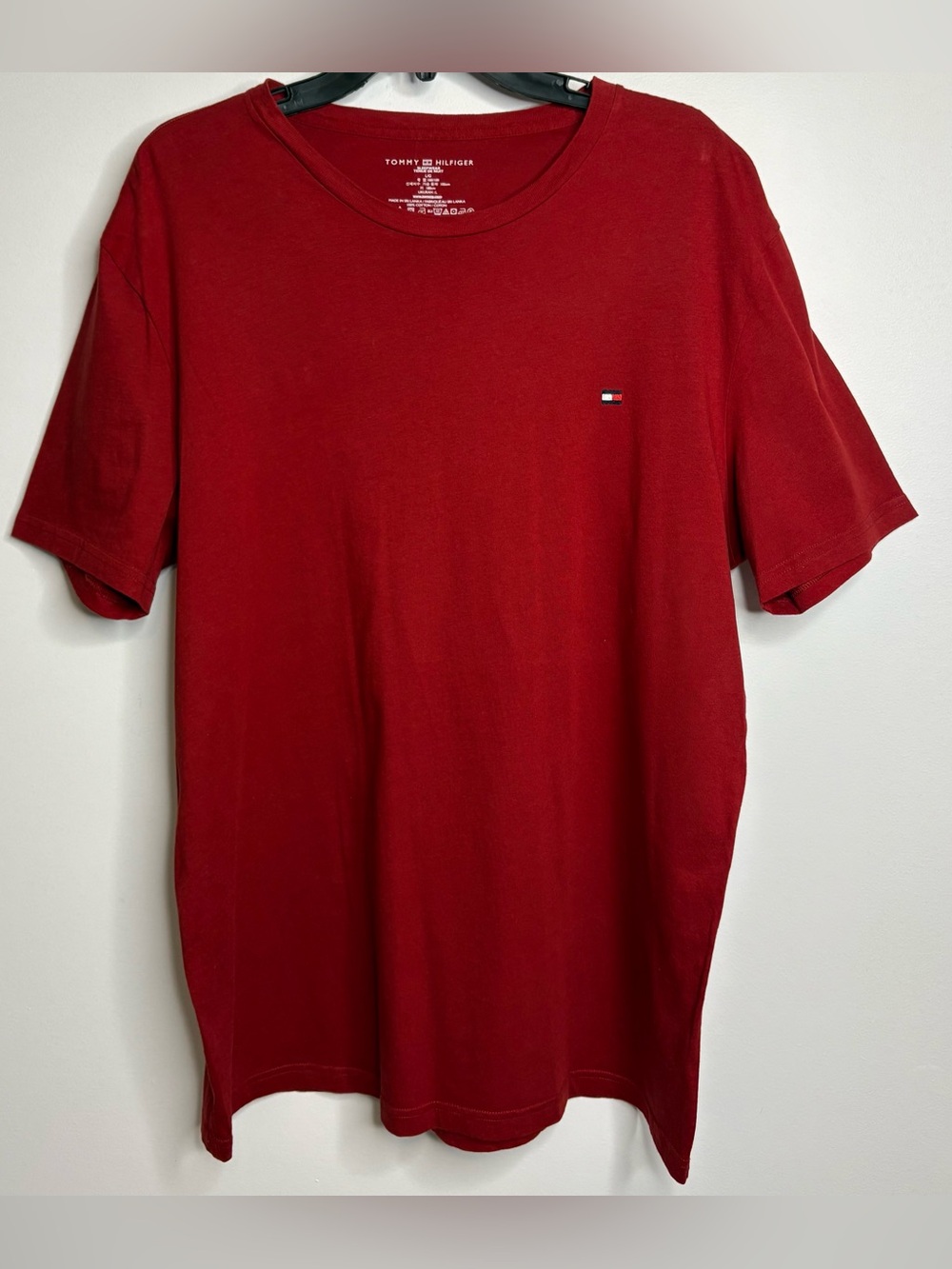 Tommy Hilfiger Men’s Deep Red Crew Neck Sleepwear Size L Tee with Flag Logo
